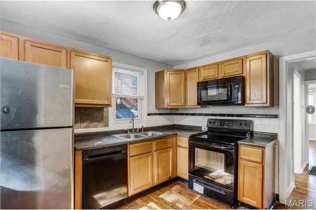 7032 Theodore Avenue, St Louis, MO 63136