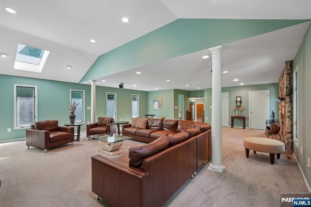 628 Omaha Way, Franklin Lakes, NJ 07417