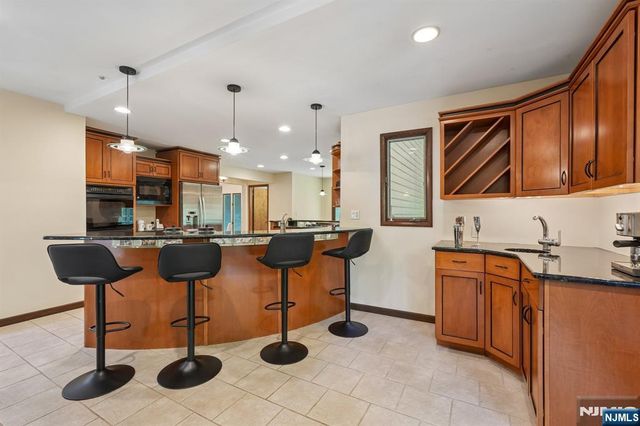 628 Omaha Way, Franklin Lakes, NJ 07417