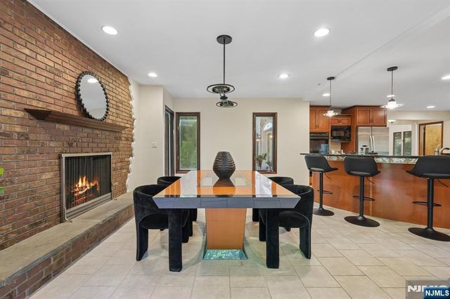 628 Omaha Way, Franklin Lakes, NJ 07417