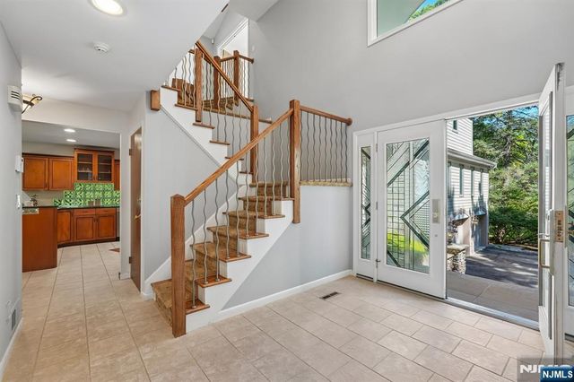628 Omaha Way, Franklin Lakes, NJ 07417