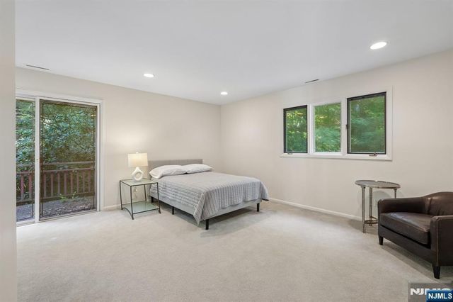 628 Omaha Way, Franklin Lakes, NJ 07417