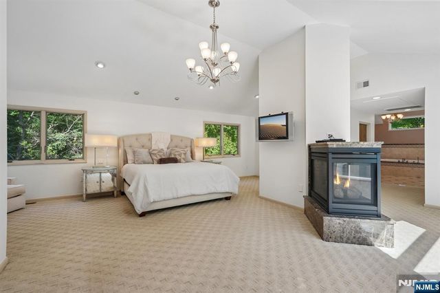 628 Omaha Way, Franklin Lakes, NJ 07417