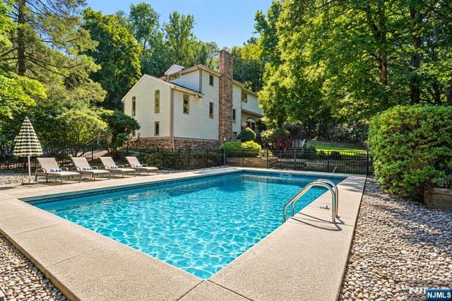 628 Omaha Way, Franklin Lakes, NJ 07417