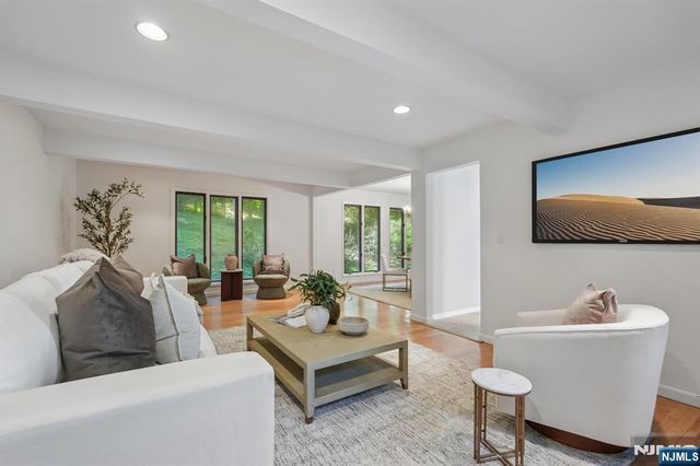628 Omaha Way, Franklin Lakes, NJ 07417