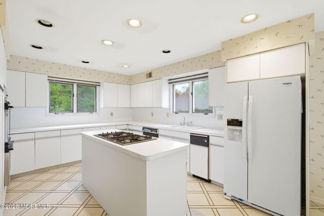 122 University Drive, Lincroft, NJ 07738