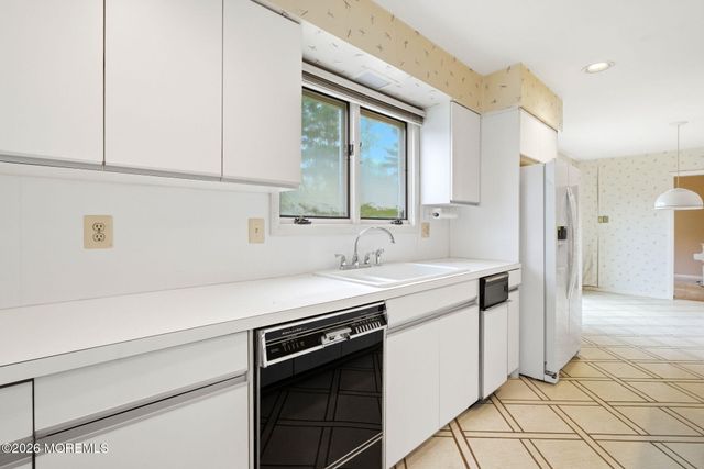 122 University Drive, Lincroft, NJ 07738