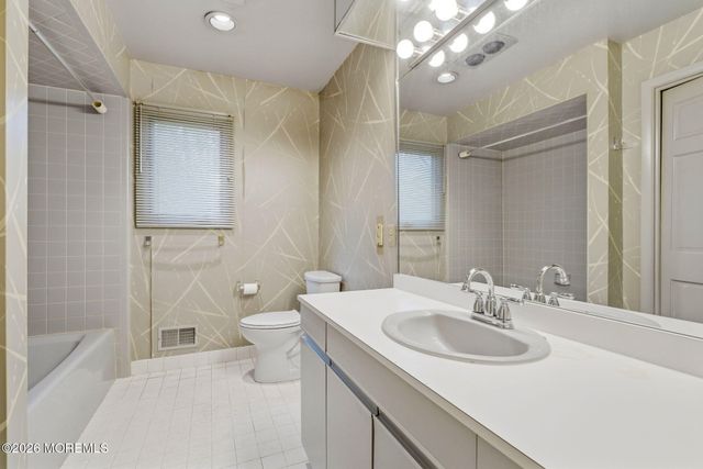 122 University Drive, Lincroft, NJ 07738