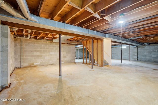 122 University Drive, Lincroft, NJ 07738