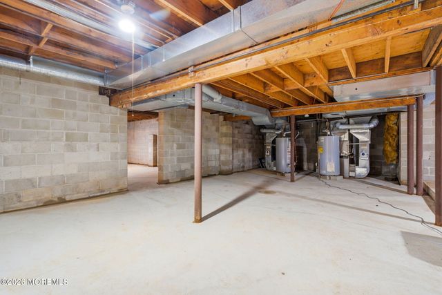 122 University Drive, Lincroft, NJ 07738