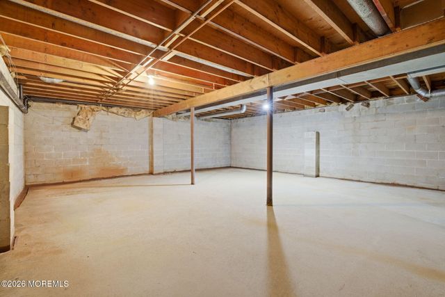 122 University Drive, Lincroft, NJ 07738