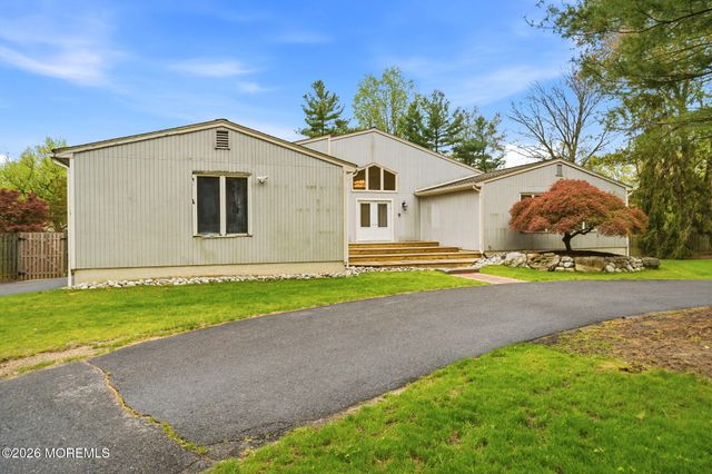 122 University Drive, Lincroft, NJ 07738