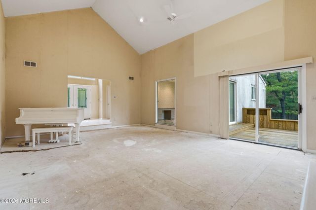 122 University Drive, Lincroft, NJ 07738