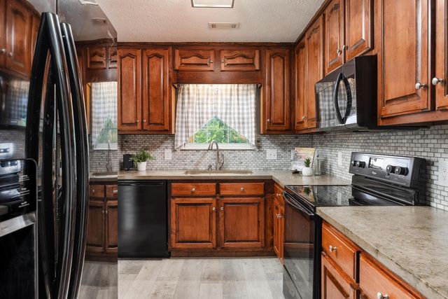 50 Capstone Drive, Ringgold, GA 30736