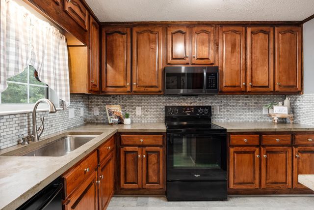 50 Capstone Drive, Ringgold, GA 30736