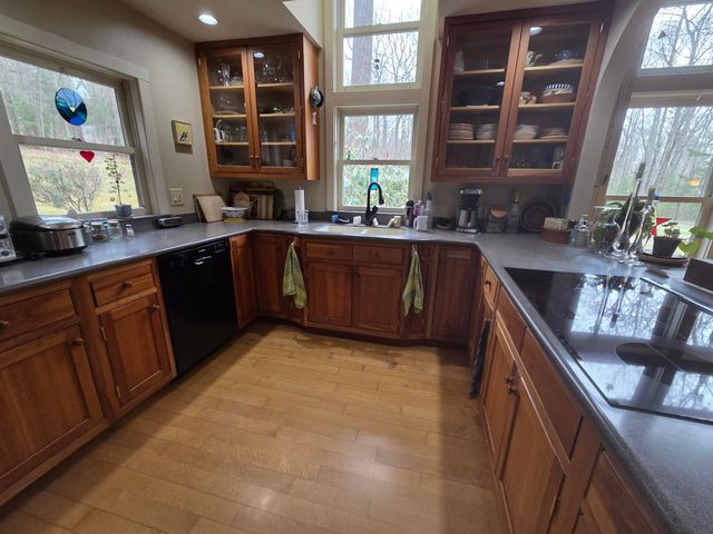 32 Atherton Road, Enfield, NH 03748