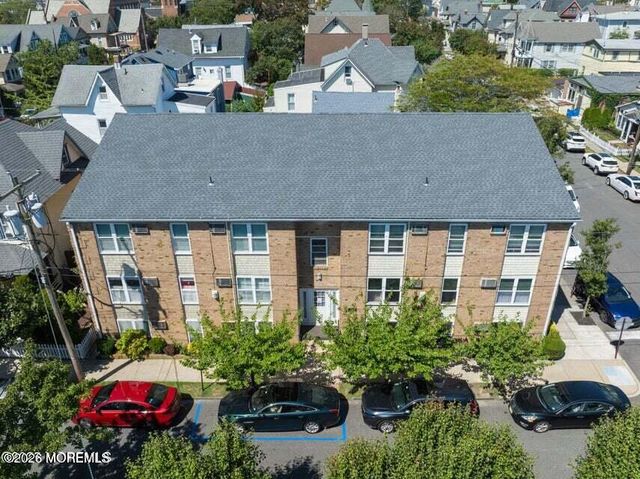 61 Pilgrim Pathway 8, Ocean Grove, NJ 07756