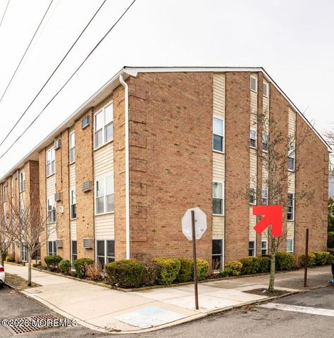 61 Pilgrim Pathway 8, Ocean Grove, NJ 07756