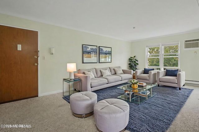 61 Pilgrim Pathway 8, Ocean Grove, NJ 07756