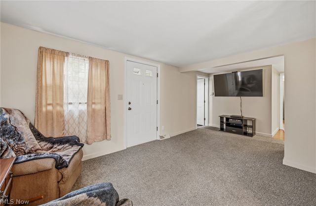 6982 Mcclure Road, Hubbard, OH 44425