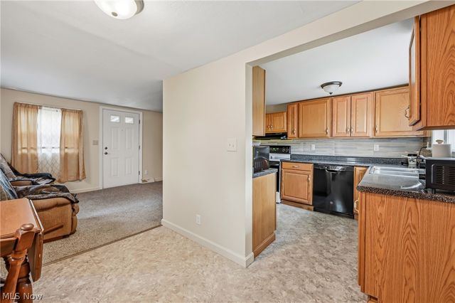 6982 Mcclure Road, Hubbard, OH 44425