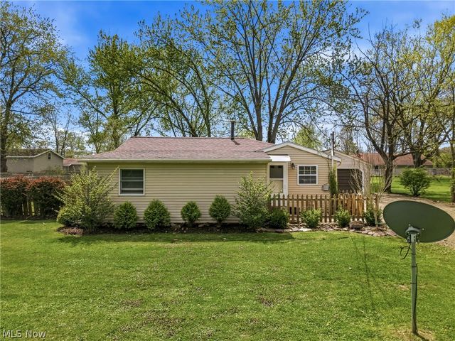 6982 Mcclure Road, Hubbard, OH 44425