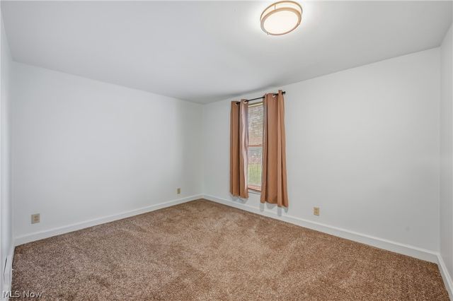 6982 Mcclure Road, Hubbard, OH 44425