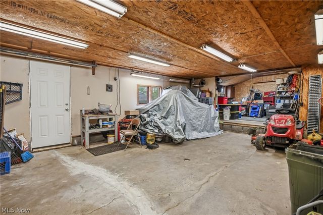 6982 Mcclure Road, Hubbard, OH 44425