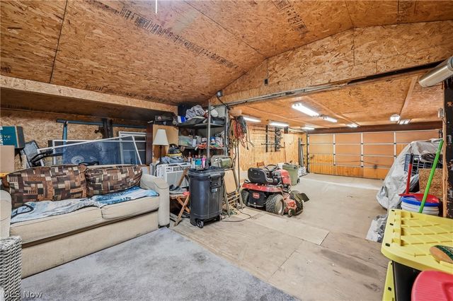 6982 Mcclure Road, Hubbard, OH 44425