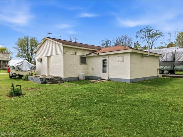 6982 Mcclure Road, Hubbard, OH 44425