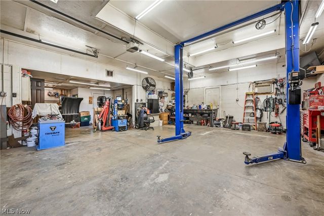 6982 Mcclure Road, Hubbard, OH 44425