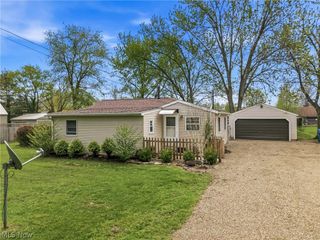 6982 Mcclure Road, Hubbard, OH 44425