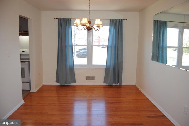 10 FEATHERBED CT, Lawrenceville, NJ 08648