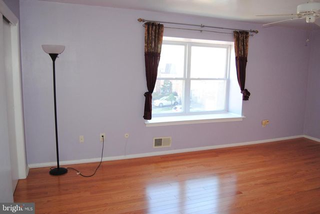 10 FEATHERBED CT, Lawrenceville, NJ 08648