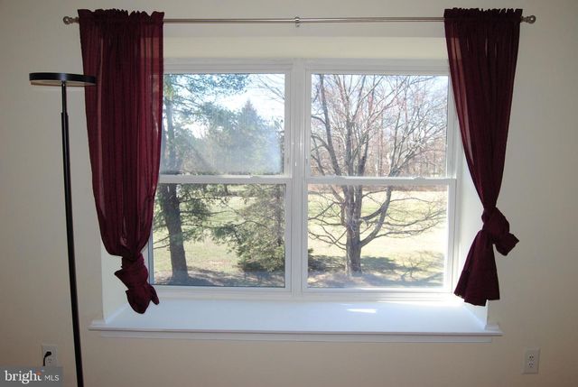 10 FEATHERBED CT, Lawrenceville, NJ 08648