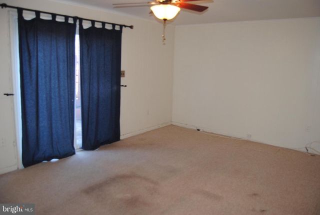 10 FEATHERBED CT, Lawrenceville, NJ 08648