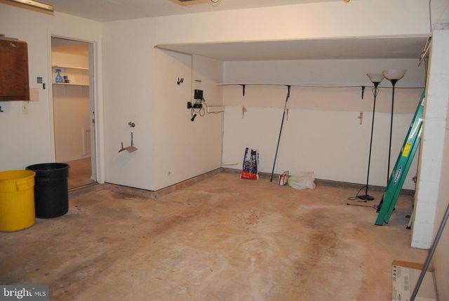 10 FEATHERBED CT, Lawrenceville, NJ 08648