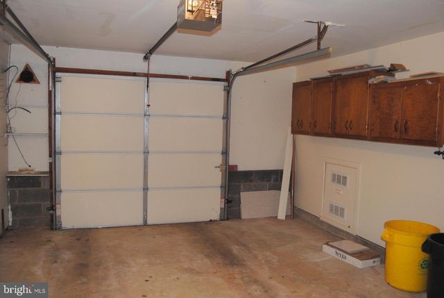 10 FEATHERBED CT, Lawrenceville, NJ 08648