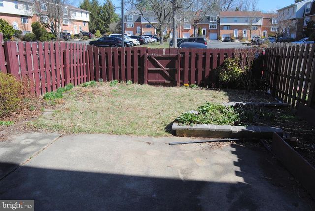 10 FEATHERBED CT, Lawrenceville, NJ 08648