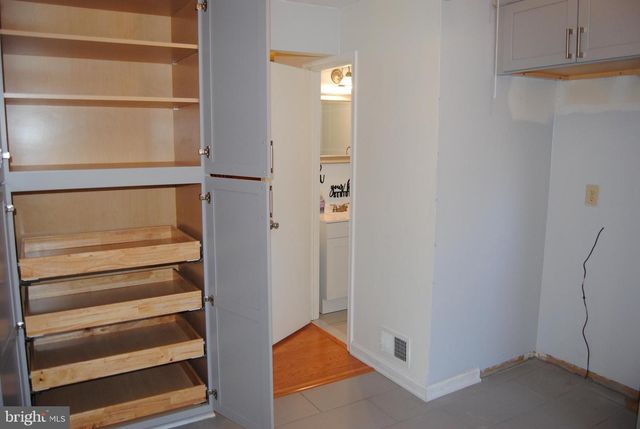 10 FEATHERBED CT, Lawrenceville, NJ 08648