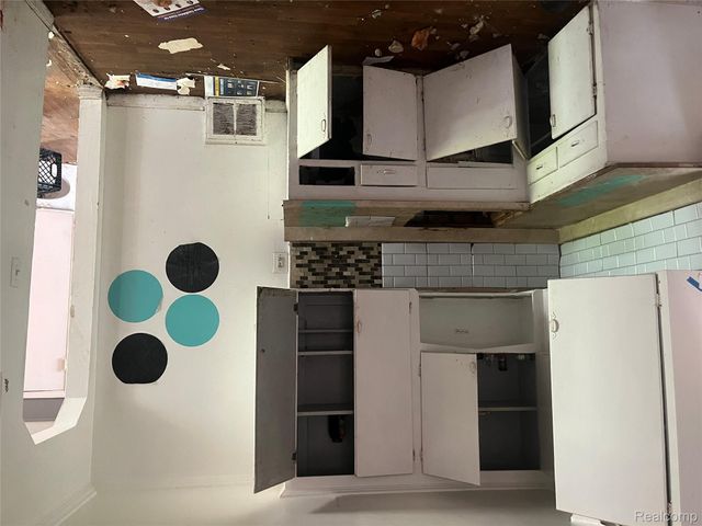 11821 Greiner Street, Detroit, MI 48205