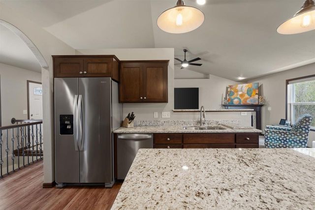 2078 S SUGAR COURT, Appleton, WI 54913