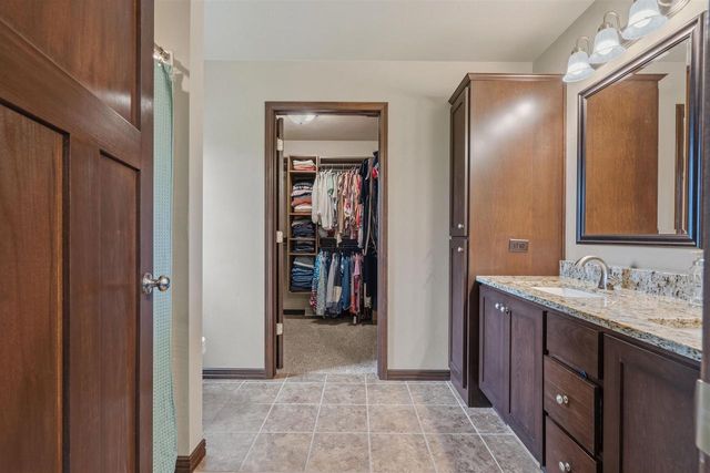 2078 S SUGAR COURT, Appleton, WI 54913