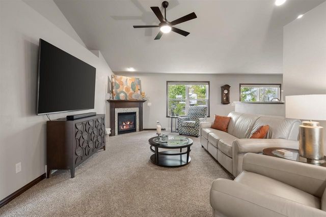 2078 S SUGAR COURT, Appleton, WI 54913