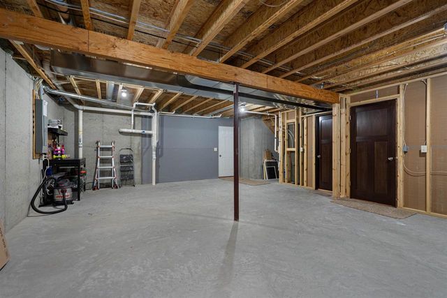 2078 S SUGAR COURT, Appleton, WI 54913
