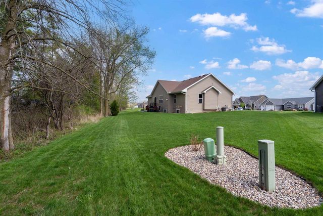 2078 S SUGAR COURT, Appleton, WI 54913