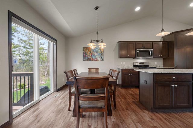 2078 S SUGAR COURT, Appleton, WI 54913