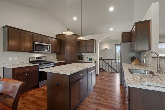 2078 S SUGAR COURT, Appleton, WI 54913