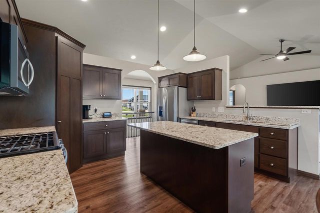 2078 S SUGAR COURT, Appleton, WI 54913