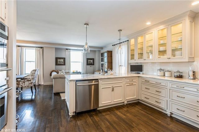 229 Ward Parkway 101B, Kansas City, MO 64112
